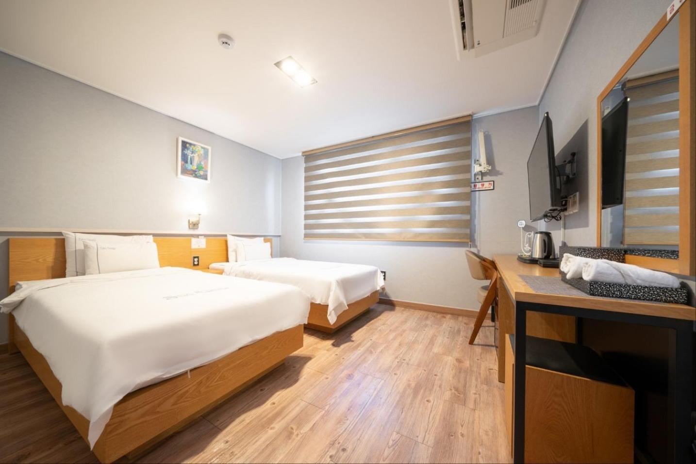 Sea Star Hostel Йосу Екстер'єр фото