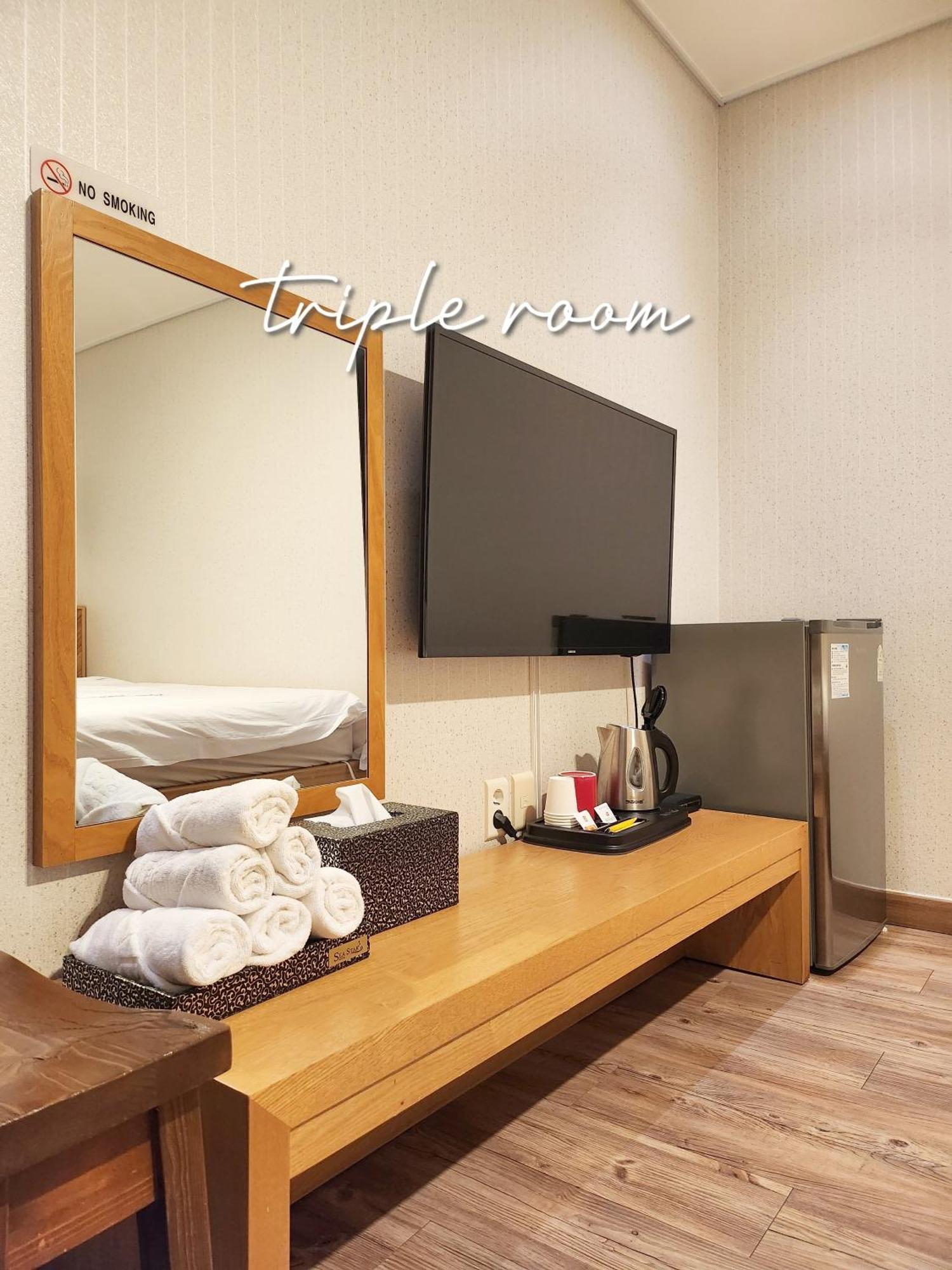 Sea Star Hostel Йосу Екстер'єр фото