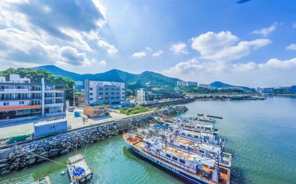 Sea Star Hostel Йосу Екстер'єр фото