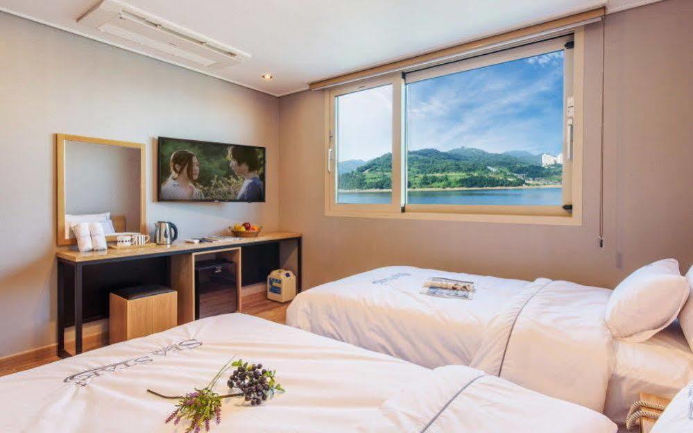 Sea Star Hostel Йосу Екстер'єр фото